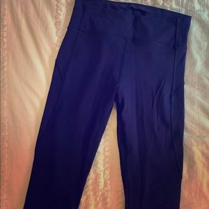 Lululemon purple cropped workout tights